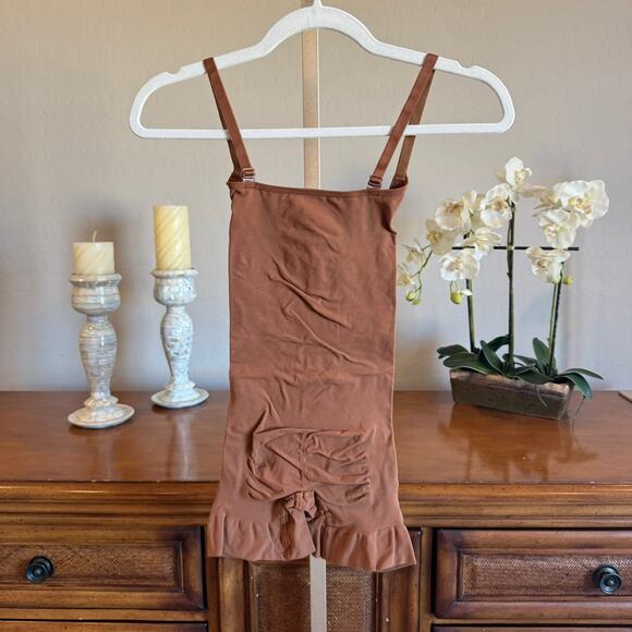 SKIMS Seamless Sculpt Butt Lifting Open Bust Bodysuit Bronze Size M NWOT - Picture 5 of 11